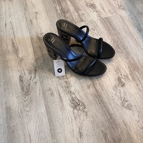 SALE ‼️ A New Day Black Two Strap Snakeskin Chunky Heel Sandals - Picture 5 of 7